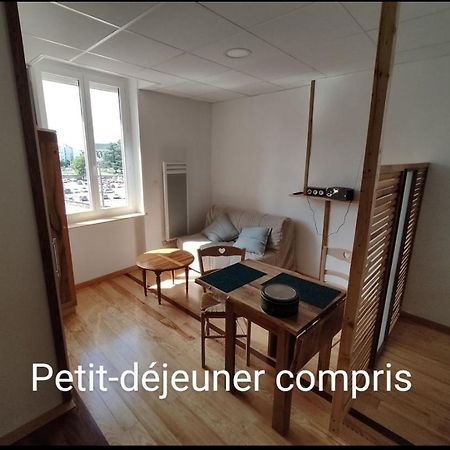 Studio Sympa Avec Petit Dejeuner Entre Canal Et Loire Roanne Buitenkant foto