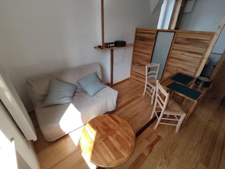 Studio Sympa Avec Petit Dejeuner Entre Canal Et Loire Roanne Buitenkant foto