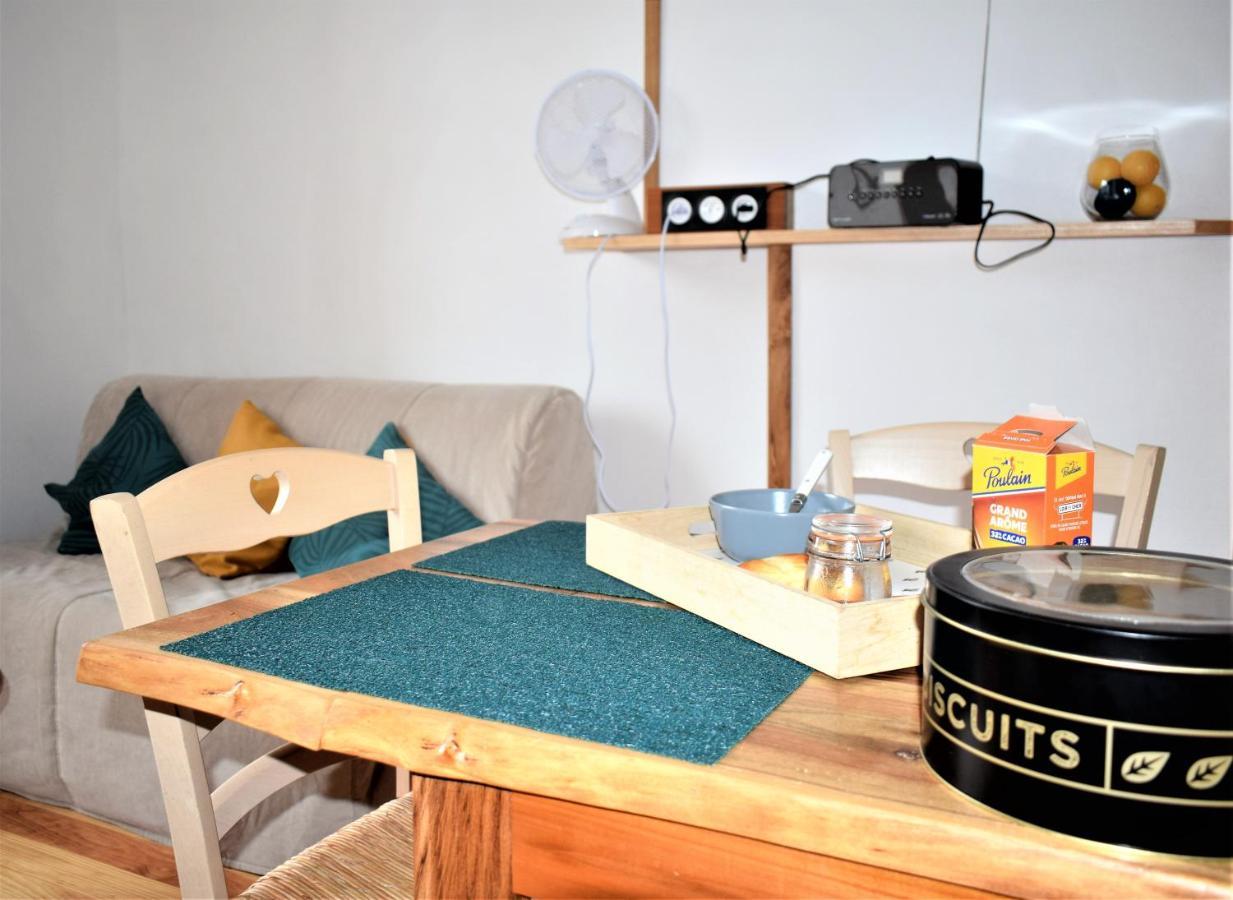 Studio Sympa Avec Petit Dejeuner Entre Canal Et Loire Roanne Buitenkant foto